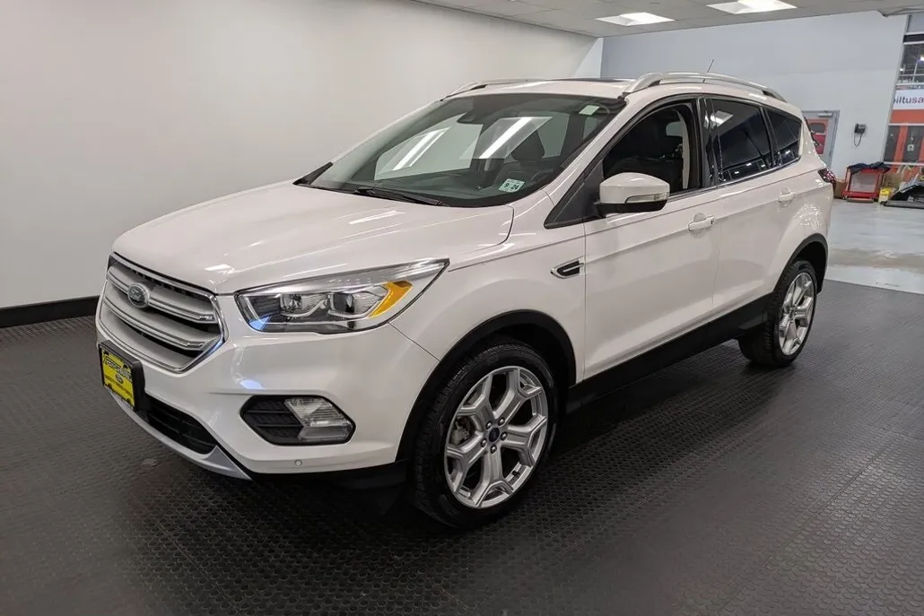 2019 Ford Escape Titanium photo 1