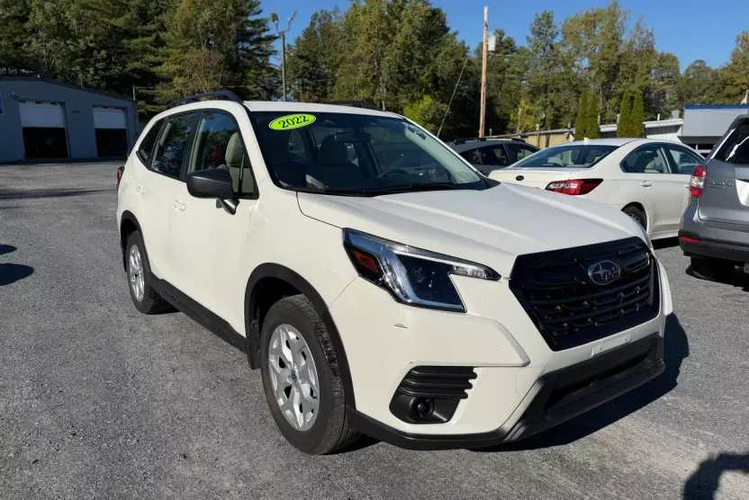 2022 Subaru Forester Base photo 1