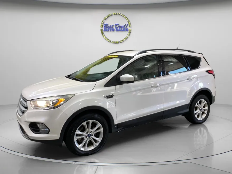 2018 Ford Escape SEL photo 1