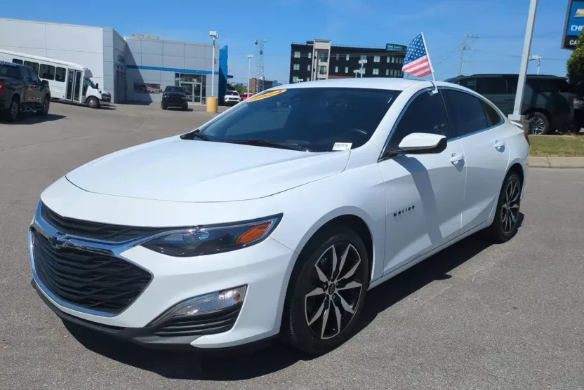 2024 Chevrolet Malibu RS photo 1