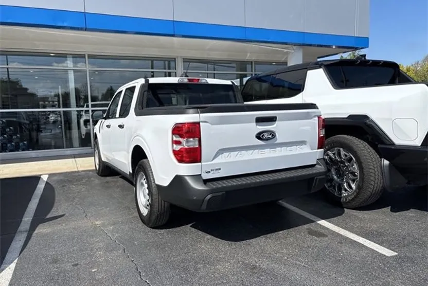 2025 Ford Maverick XL photo 1