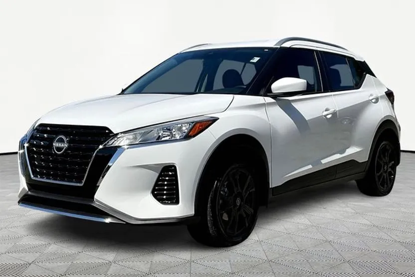 2024 Nissan Kicks SV photo 1