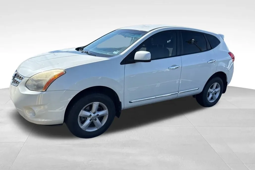 2013 Nissan Rogue S photo 1
