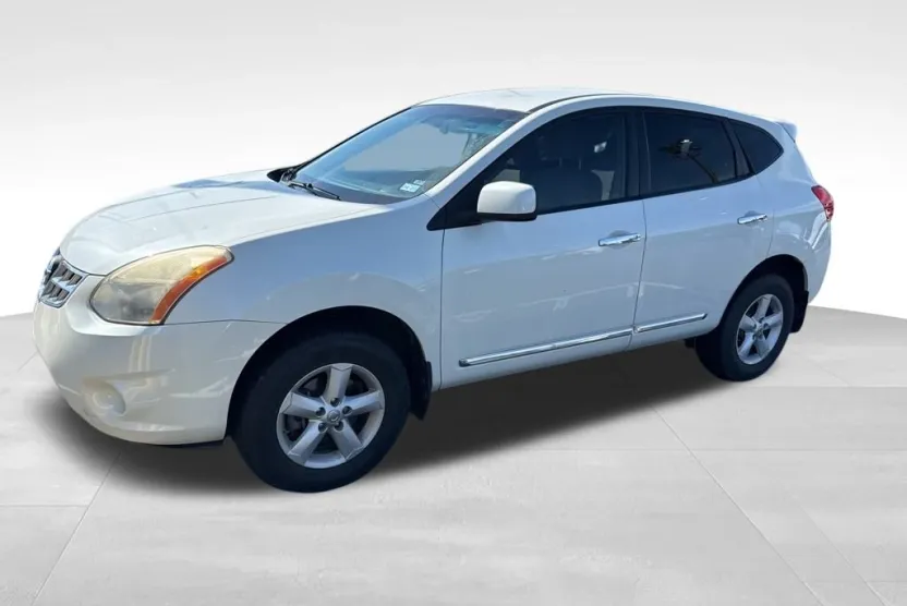 2013 Nissan Rogue S photo 1