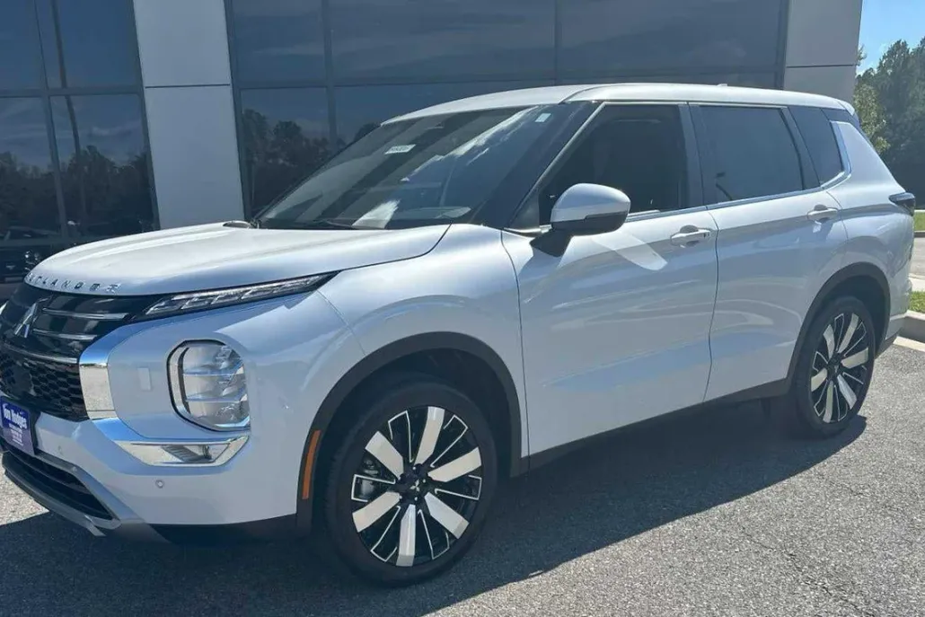 2025 Mitsubishi Outlander SE 2.5 S-AWC photo 1