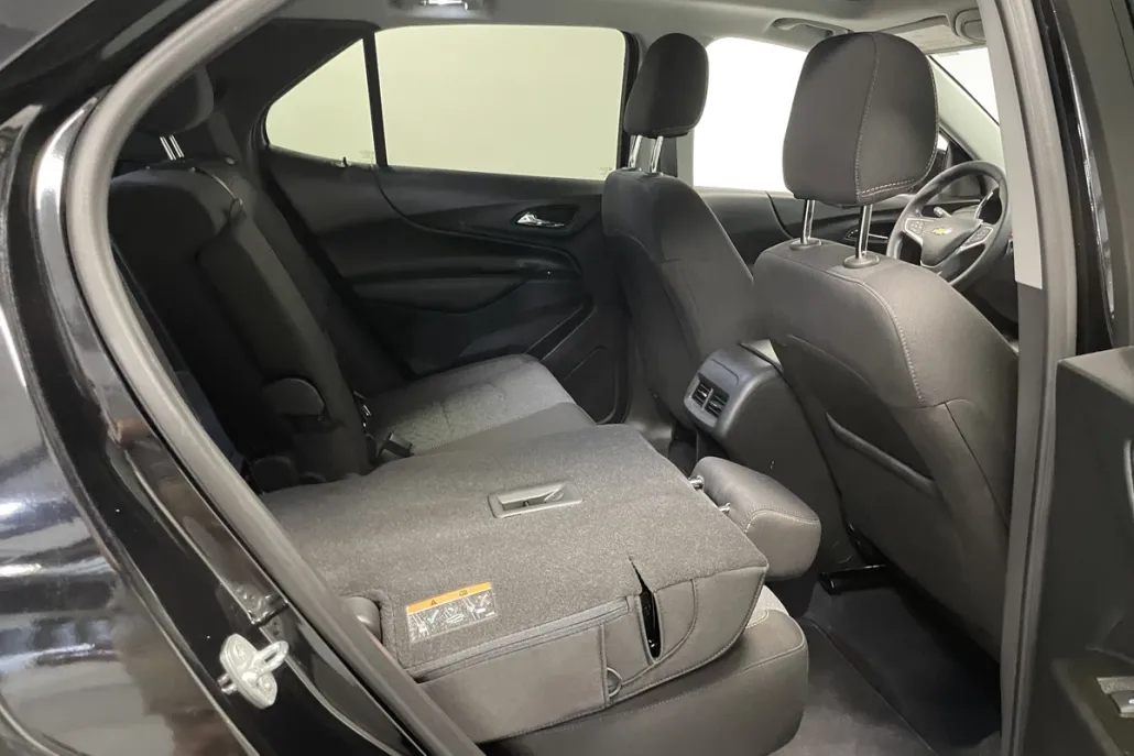 2023 Chevrolet Equinox LT photo 1