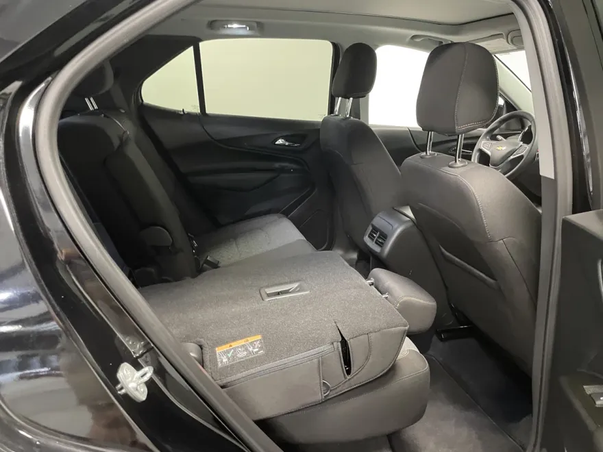 2023 Chevrolet Equinox LT photo 1
