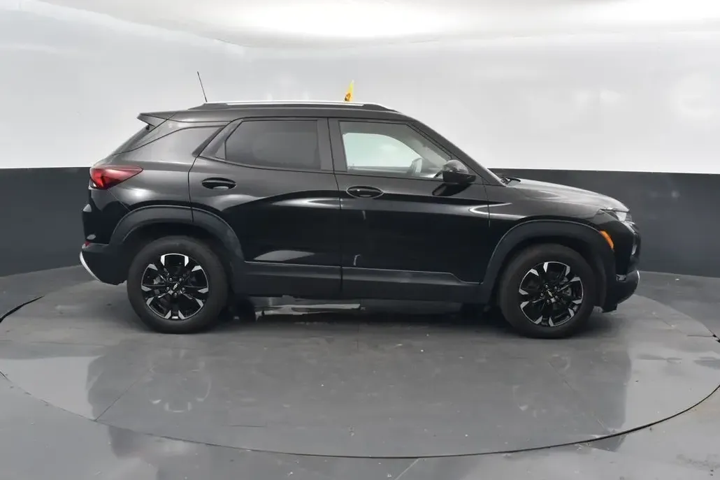 2023 Chevrolet Trailblazer LT photo 1