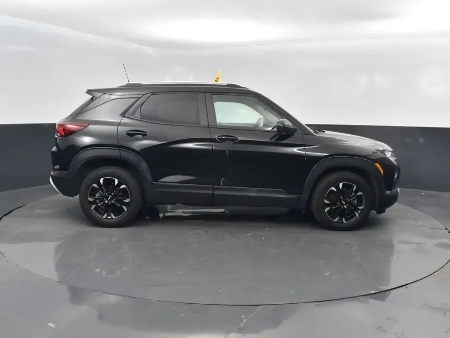 2023 Chevrolet Trailblazer LT photo 1