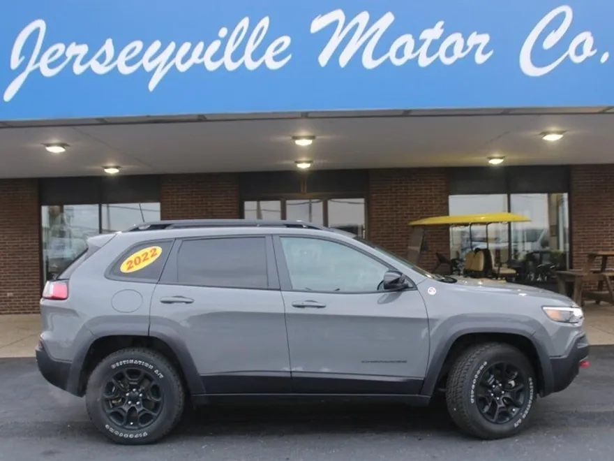 2022 Jeep Cherokee Trailhawk photo 1