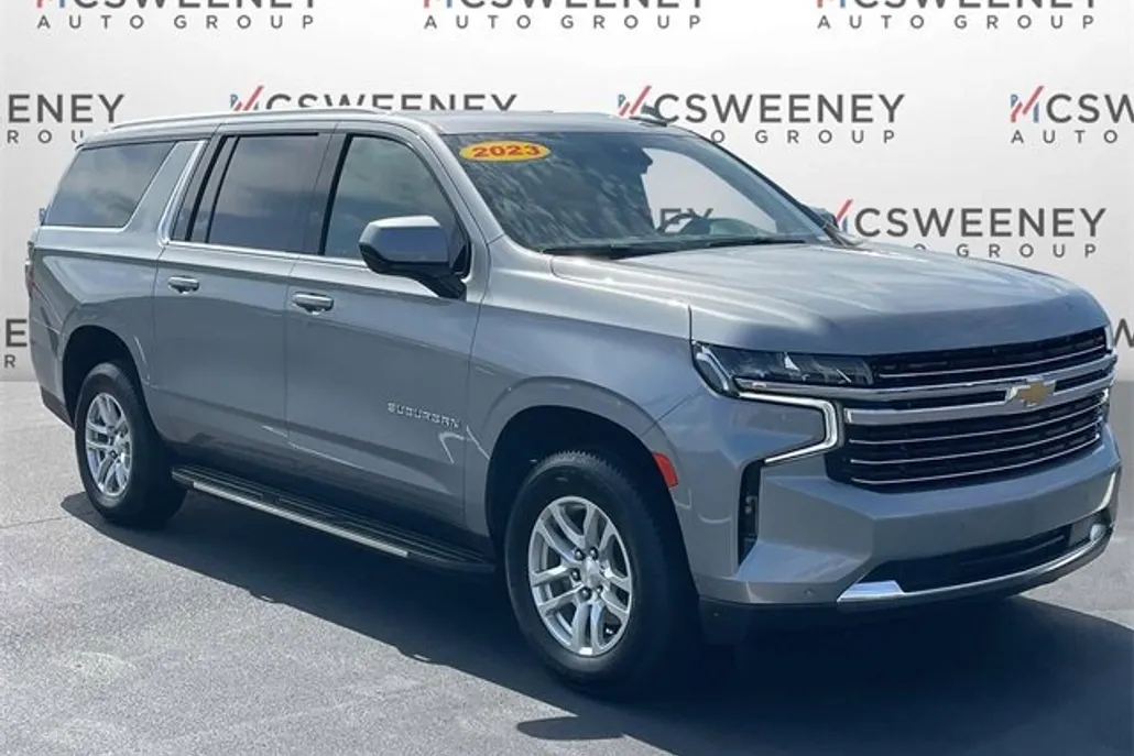 2023 Chevrolet Suburban LT photo 1