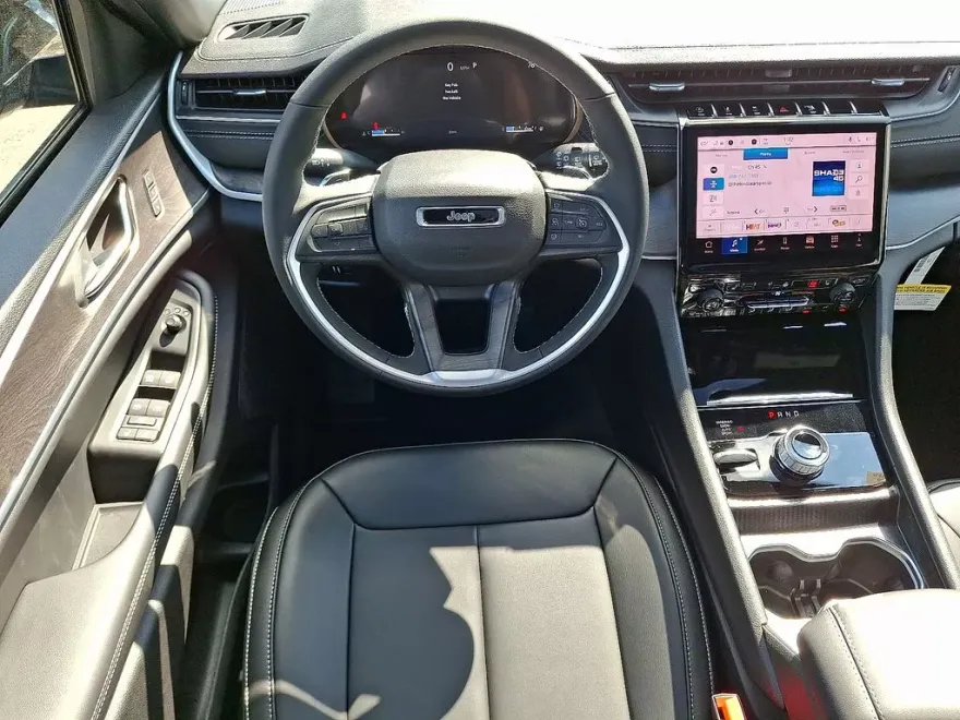2025 Jeep Grand Cherokee Limited photo 1