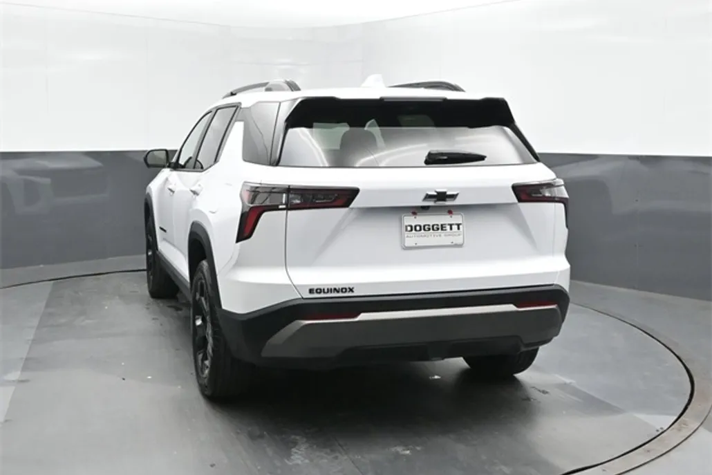 2025 Chevrolet Equinox LT photo 1