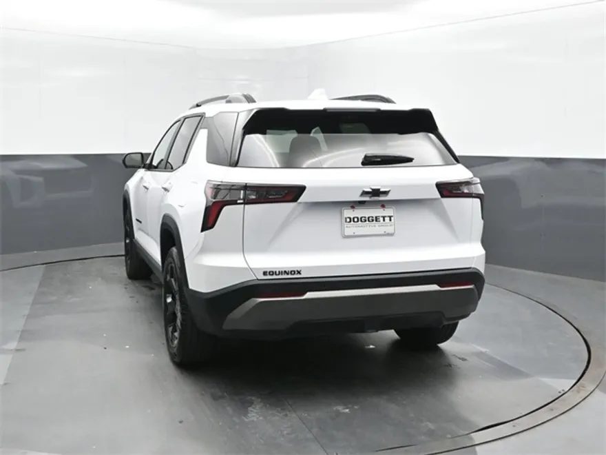 2025 Chevrolet Equinox LT photo 1