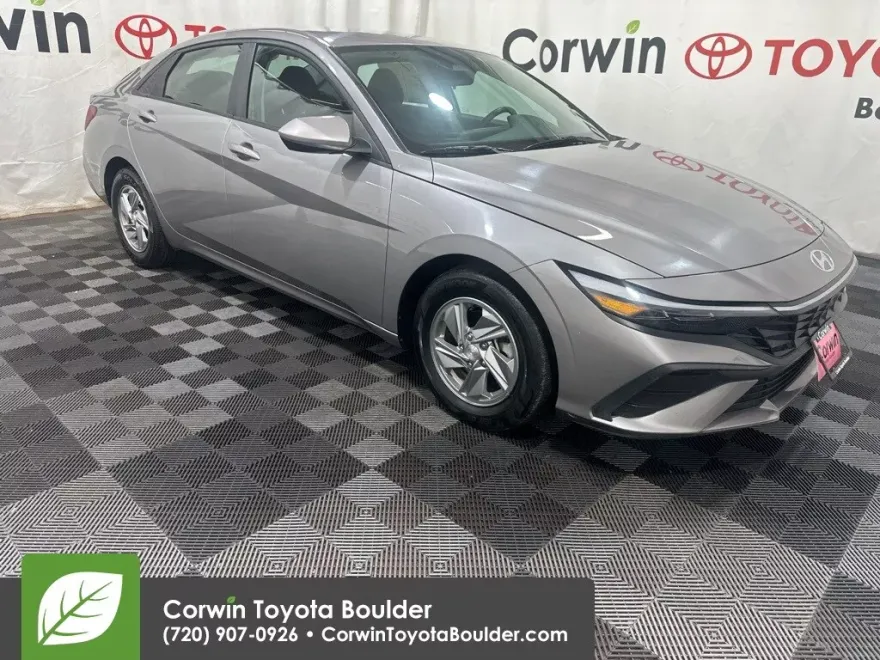 2024 Hyundai Elantra SE photo 1