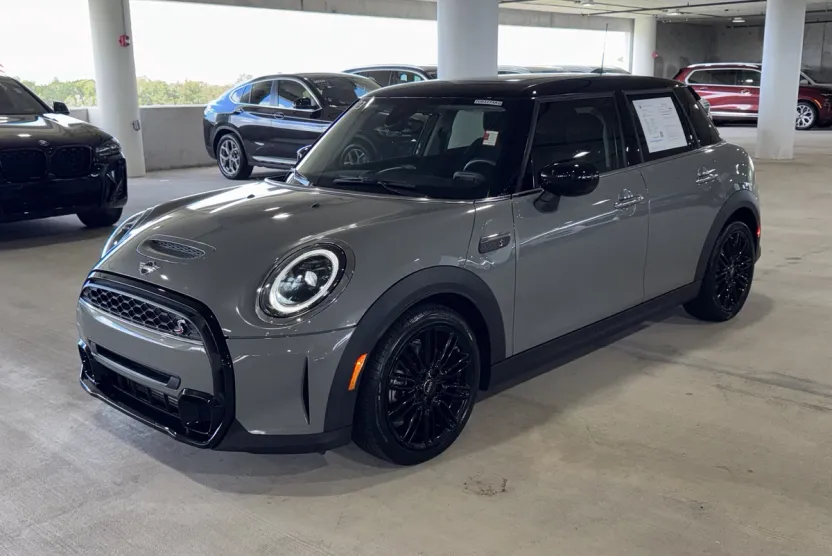 2023 Mini Cooper Hardtop S photo 1