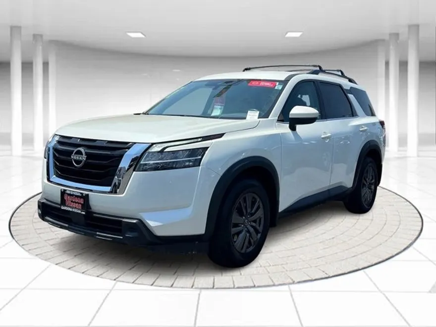 2022 Nissan Pathfinder SV photo 1