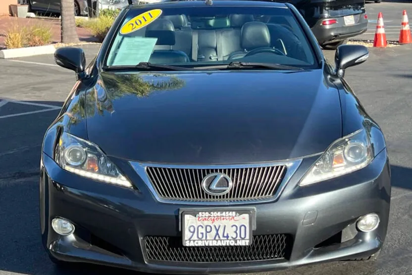 2011 Lexus IS 350C photo 1