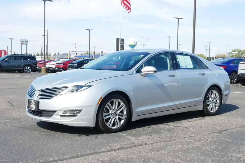 2016 Lincoln MKZ photo 1
