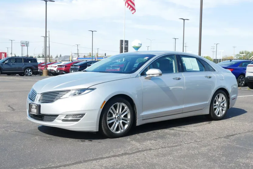2016 Lincoln MKZ photo 1