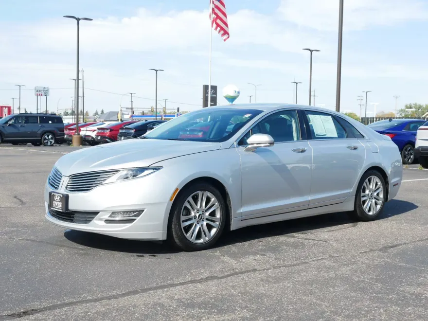 2016 Lincoln MKZ photo 1