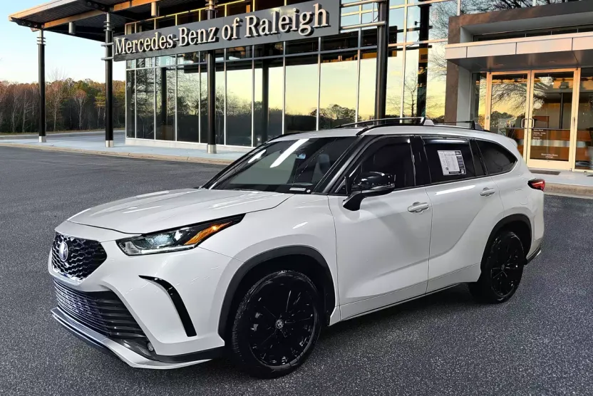2023 Toyota Highlander XSE photo 1
