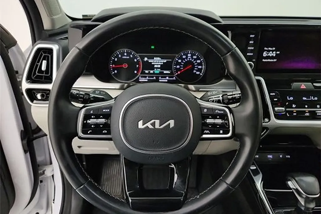2022 Kia Sorento SX photo 1
