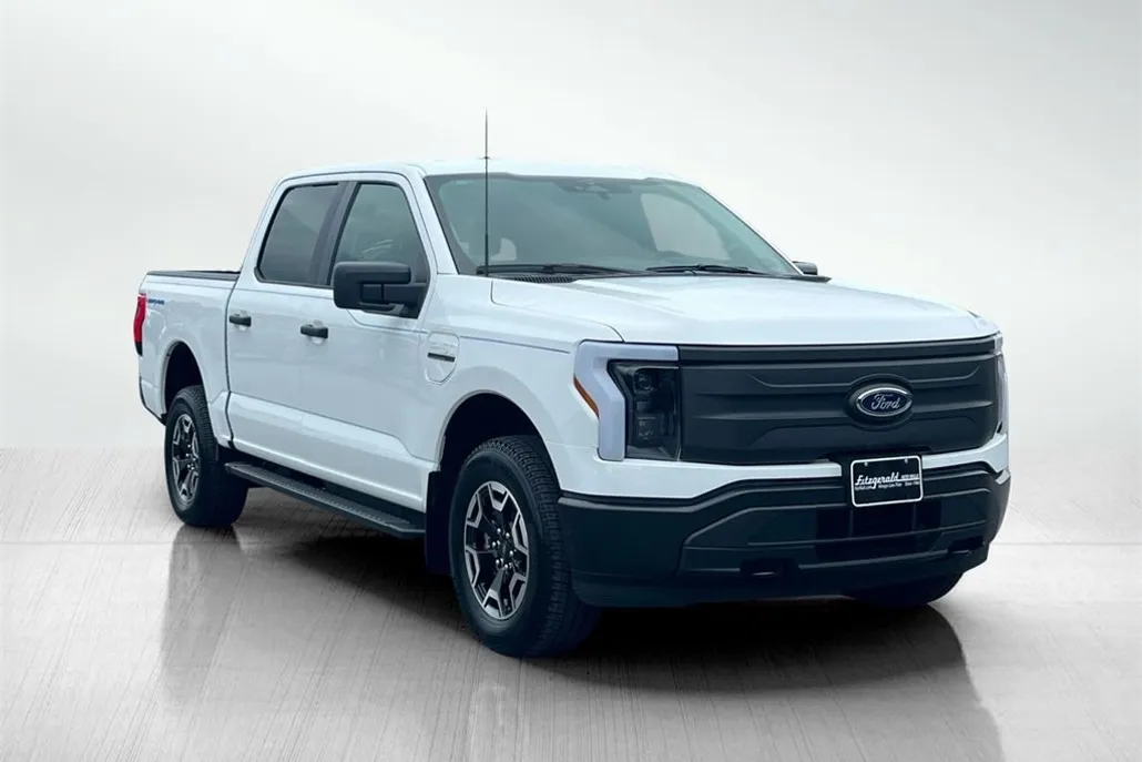 2023 Ford F-150 Lightning photo 1
