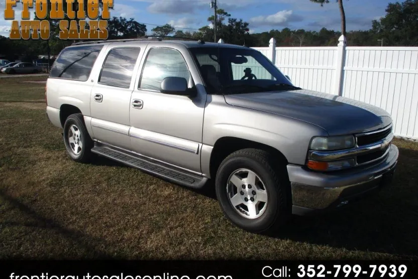 2004 Chevrolet Suburban 1500 photo 1