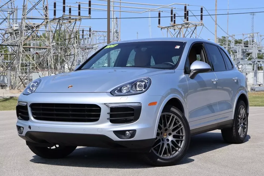 2017 Porsche Cayenne Platinum Edition photo 1