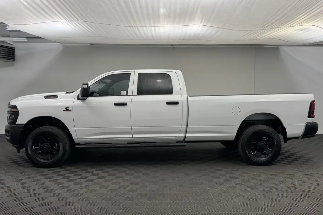 2025 Ram 3500 Tradesman photo 1