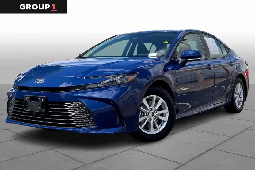 2025 Toyota Camry LE photo 1