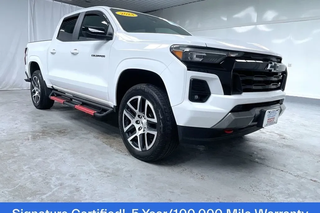2023 Chevrolet Colorado Z71 photo 1
