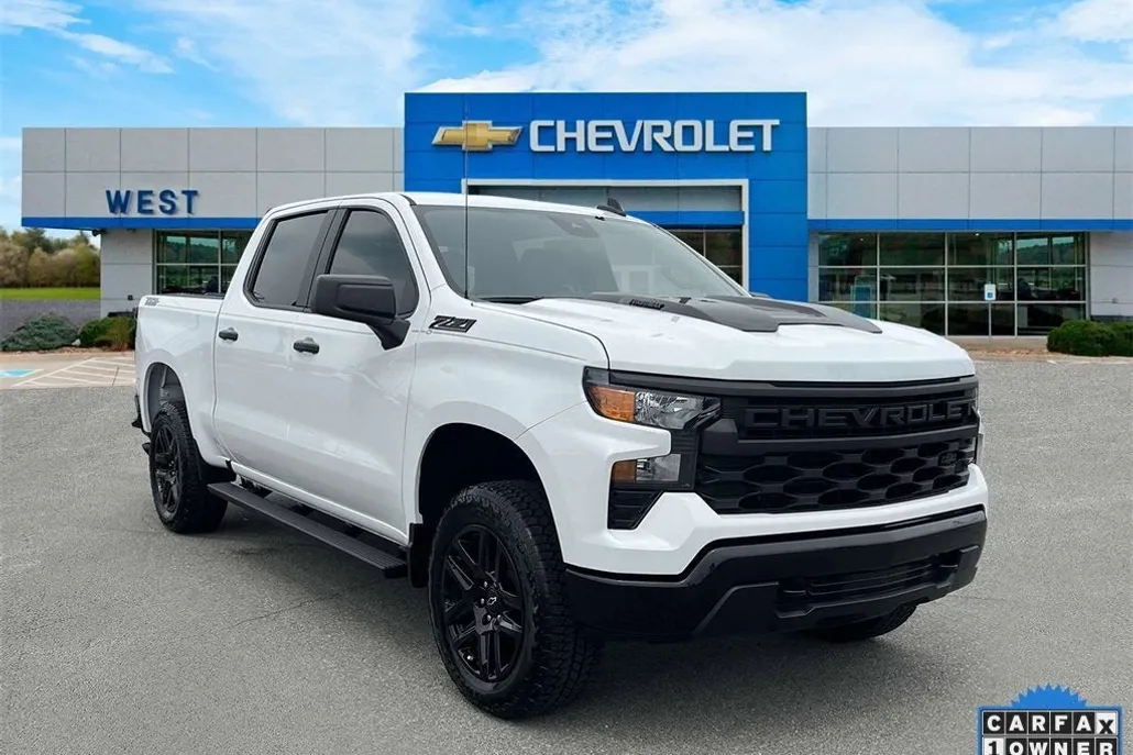 2025 Chevrolet Silverado 1500 Custom Trail Boss photo 1