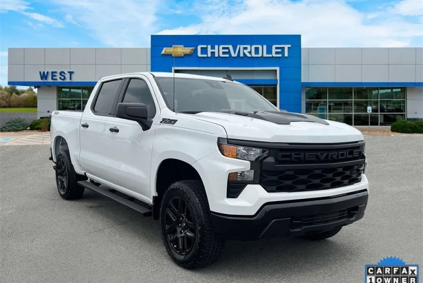 2025 Chevrolet Silverado 1500 Custom Trail Boss photo 1