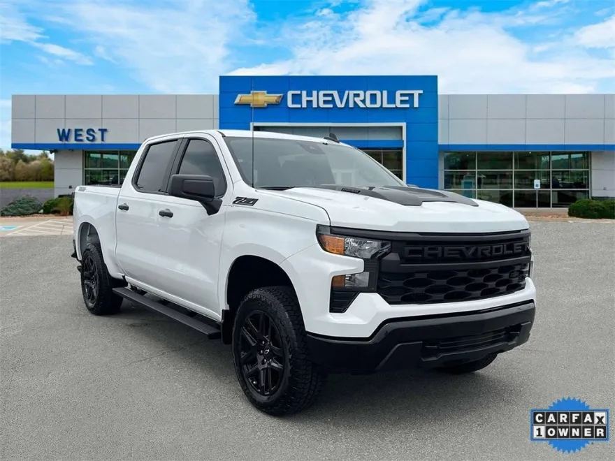 2025 Chevrolet Silverado 1500 Custom Trail Boss photo 1