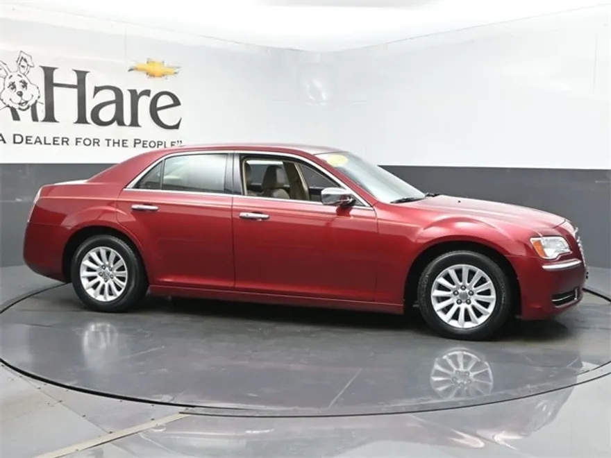 2014 Chrysler 300 Base photo 1