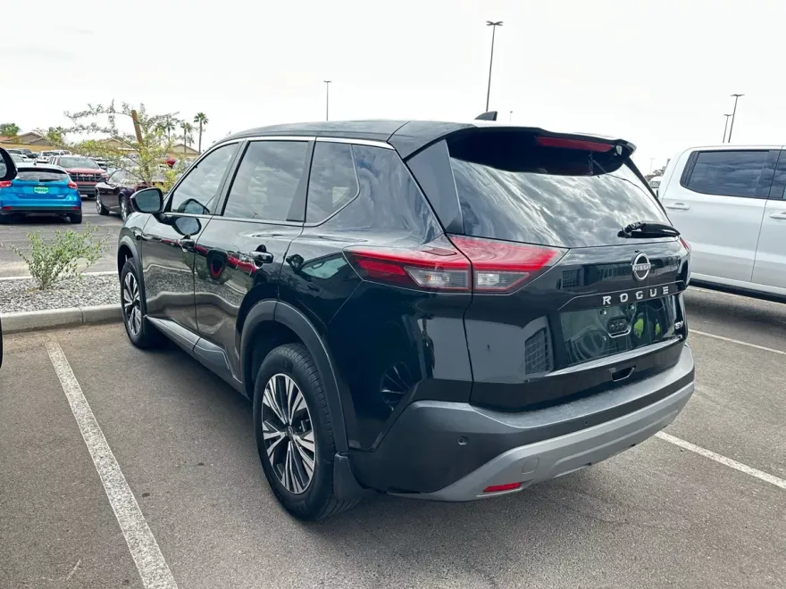 2023 Nissan Rogue SV photo 1