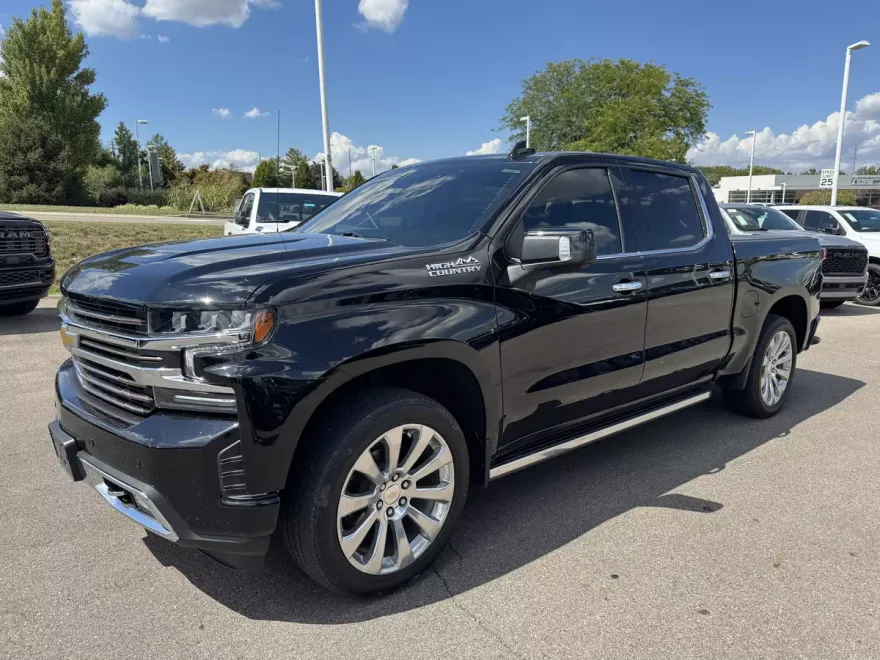 2022 Chevrolet Silverado 1500 High Country photo 1