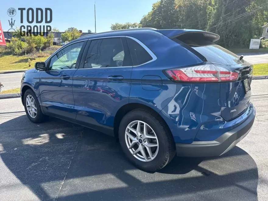 2022 Ford Edge SEL photo 1