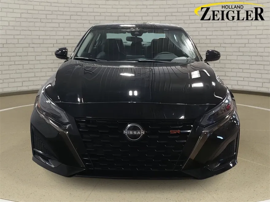 2025 Nissan Altima 2.5 SR photo 1