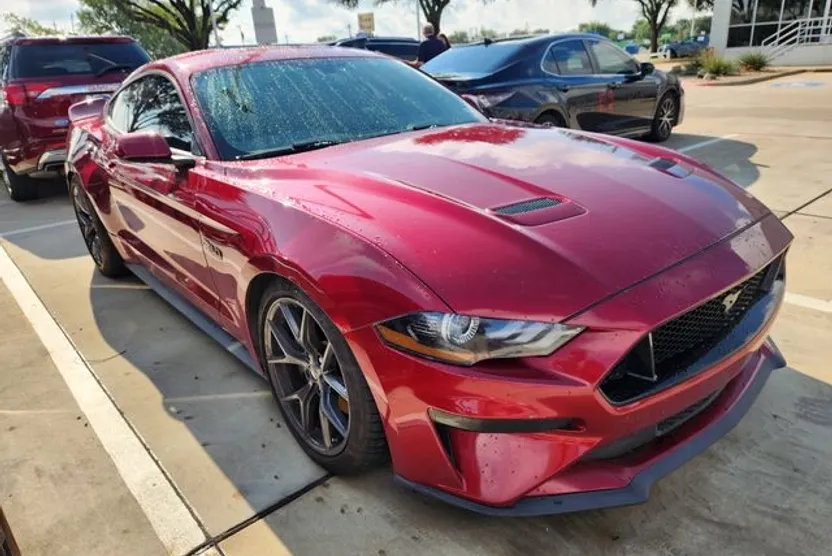 2019 Ford Mustang GT photo 1