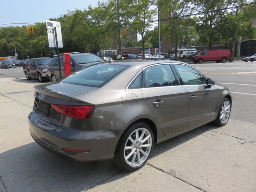 2016 Audi A3 1.8T Premium Plus photo 1