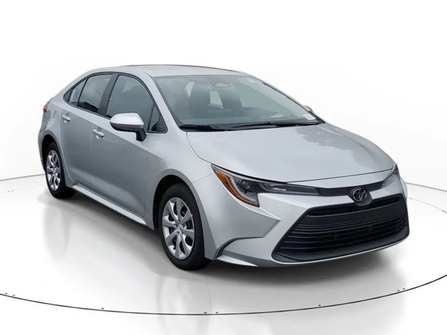 2024 Toyota Corolla LE photo 1