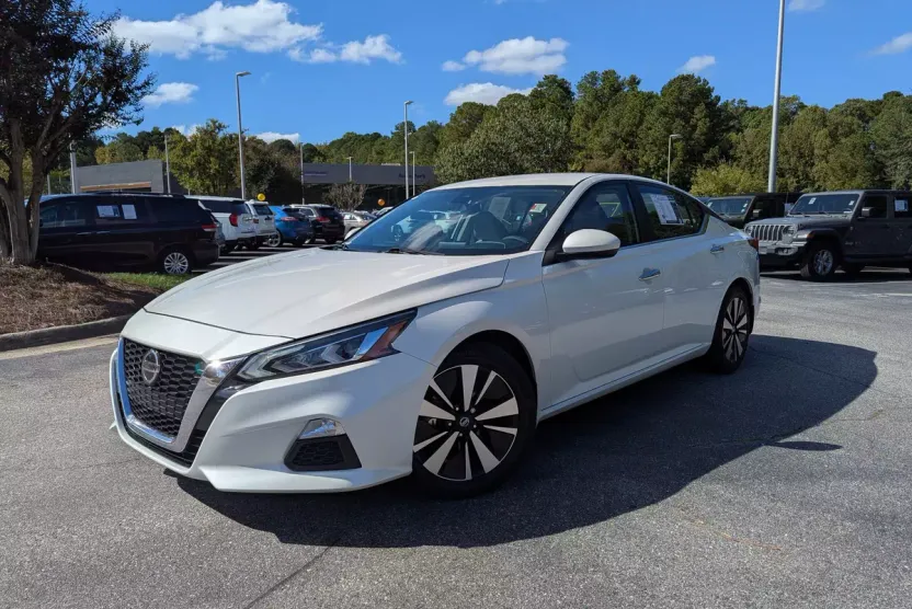 2021 Nissan Altima 2.5 SV photo 1