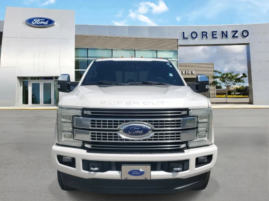 2017 Ford F-250 Platinum photo 1