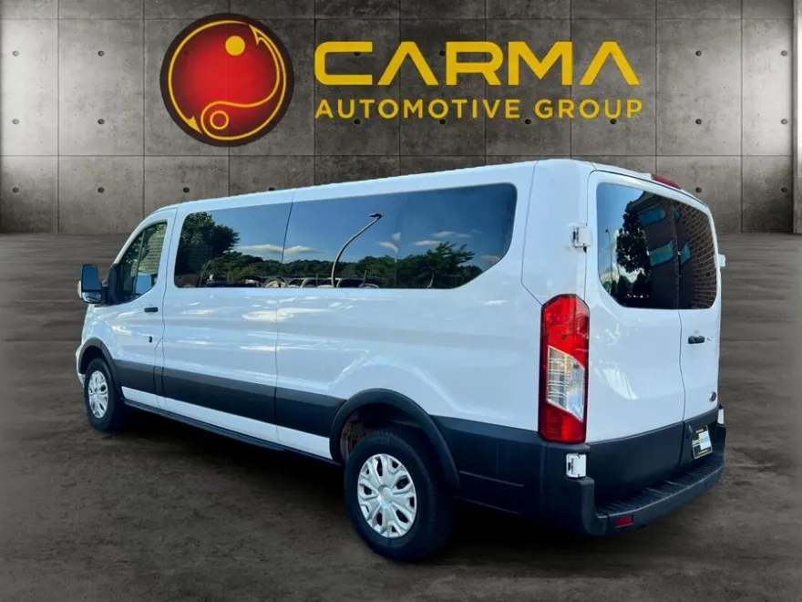 2022 Ford Transit Passenger XLT Van photo 1