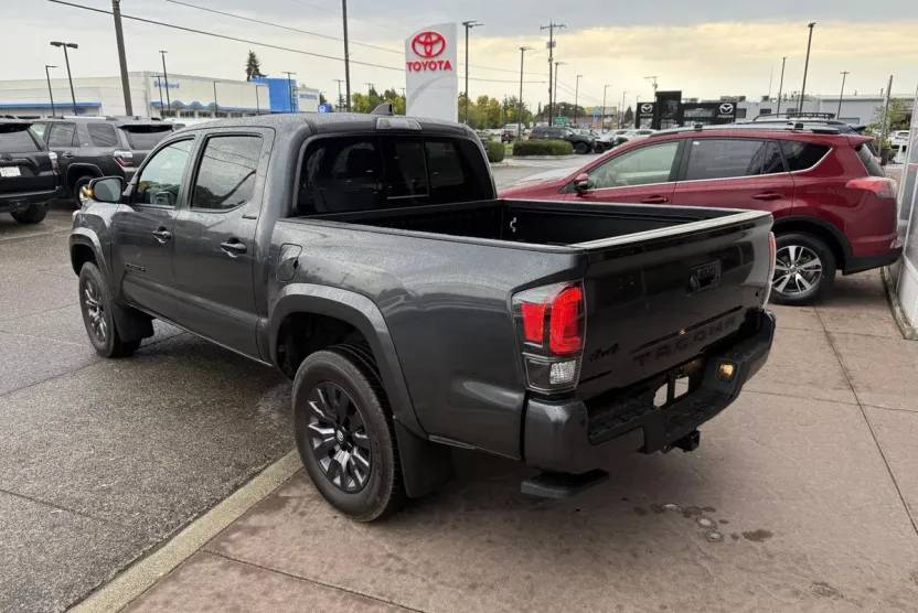 2022 Toyota Tacoma Limited photo 1