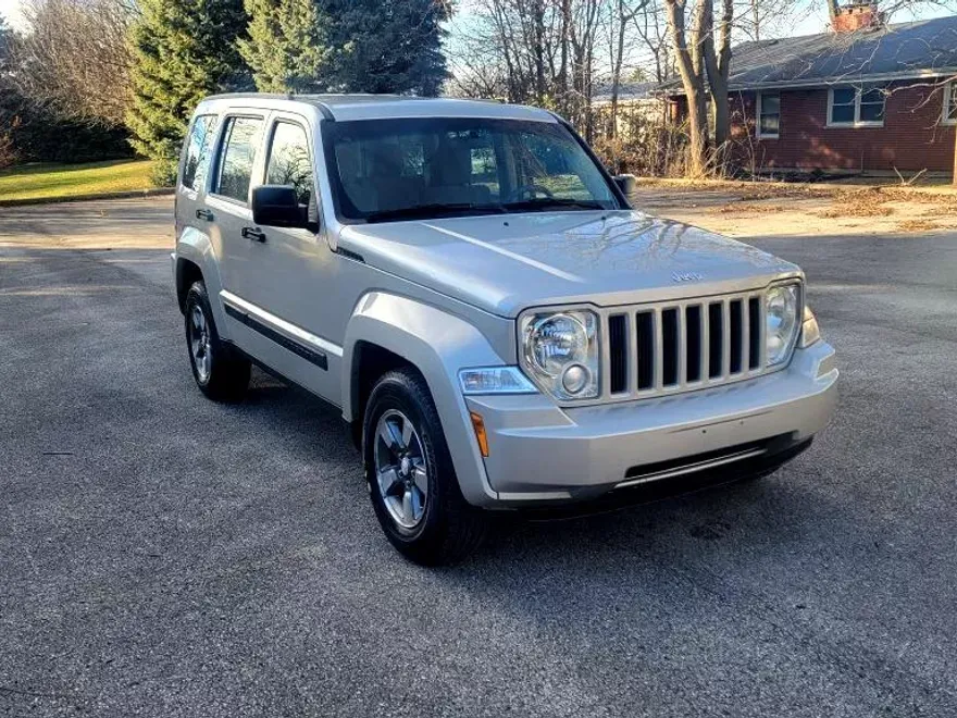 2008 Jeep Liberty Sport photo 1
