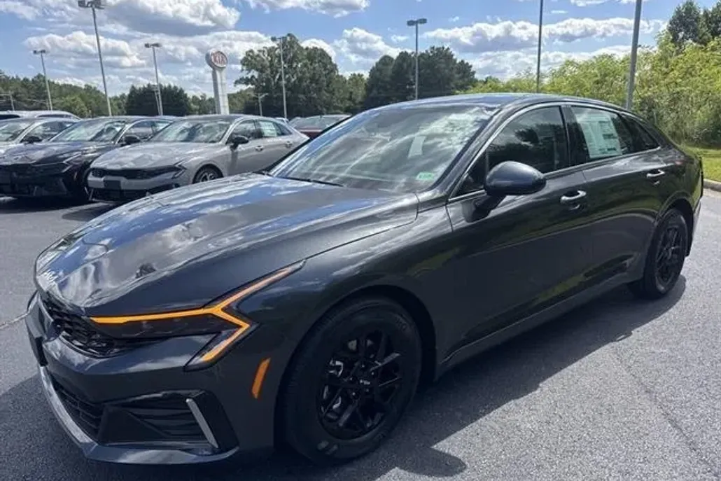 2026 Kia K5 LXS photo 1
